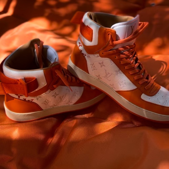 Authentic Louis Vuitton Rivoli sneakers - Picture 9 of 10